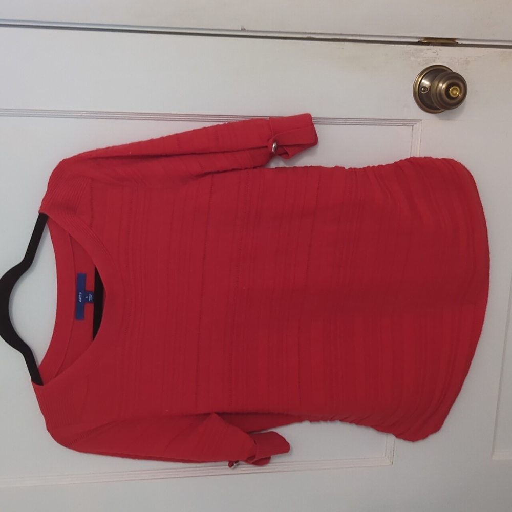 Apt 9 Sz L Red Short Sleeve Top with Silver Button Accents